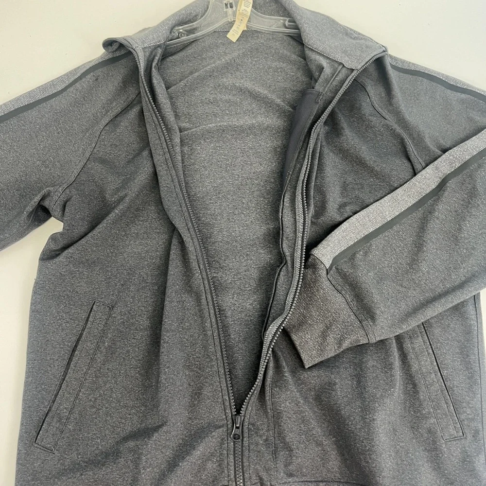 Lululemon Athletica Kung Fu II Jacket Mens XL Gray Full Zip Stand Collar